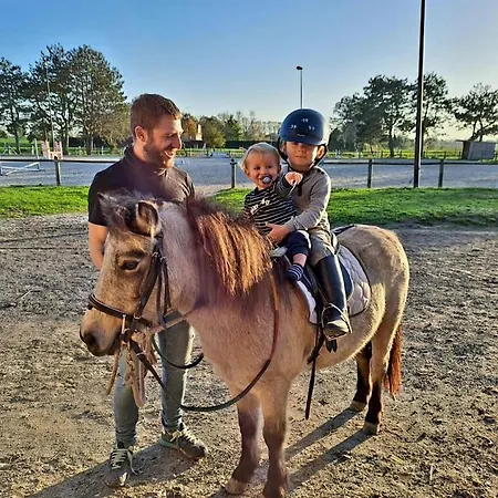 3 Places- Le Tombelaine La Taniere Le Mont Saint Michel Apartamento *