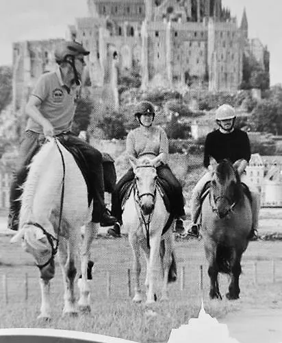 3 Places- Le Tombelaine La Taniere Le Mont Saint Michel Pontorson
